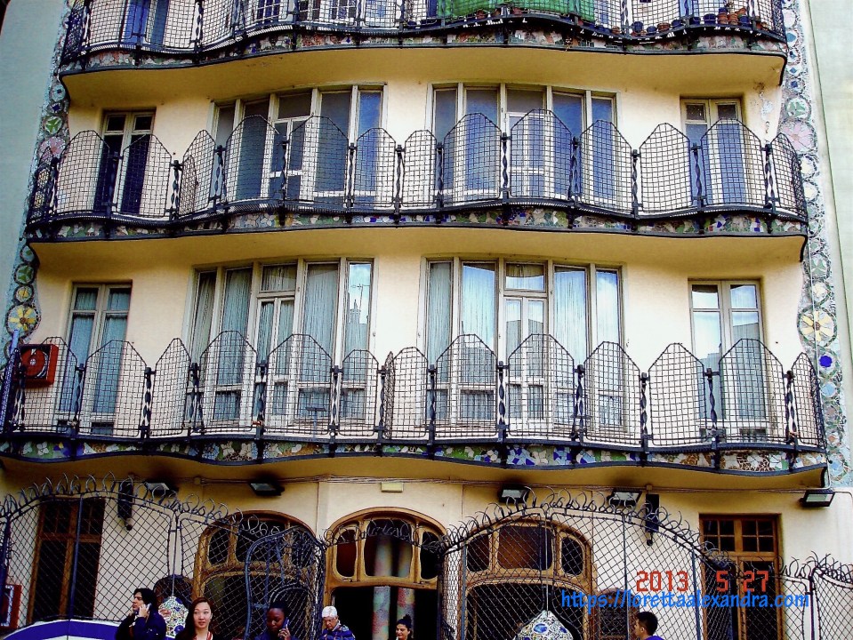 The rear façade of Antoni Gaudí_s Casa Batlló