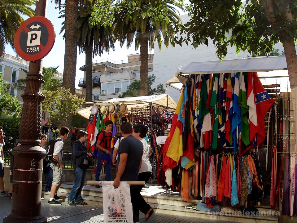 Outdoor shopping – Seville